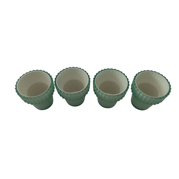 American Girl Flowerpots Jadite Colored (set of 4) - Picture 3 of 9
